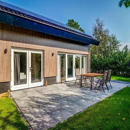 Spacious In Julianadorp Vakantiehuis *