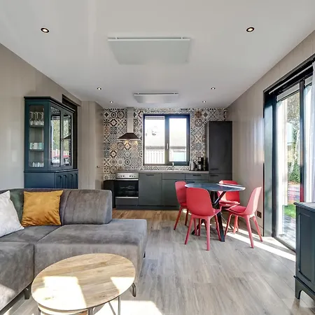 בית נופש Spacious In יוליאנאדורפ