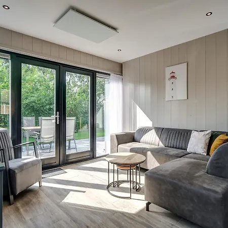 Vakantiehuis Spacious In Julianadorp