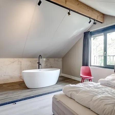 Spacious In Julianadorp Vakantiehuis *