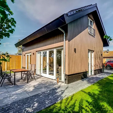 Spacious In Julianadorp * Julianadorp